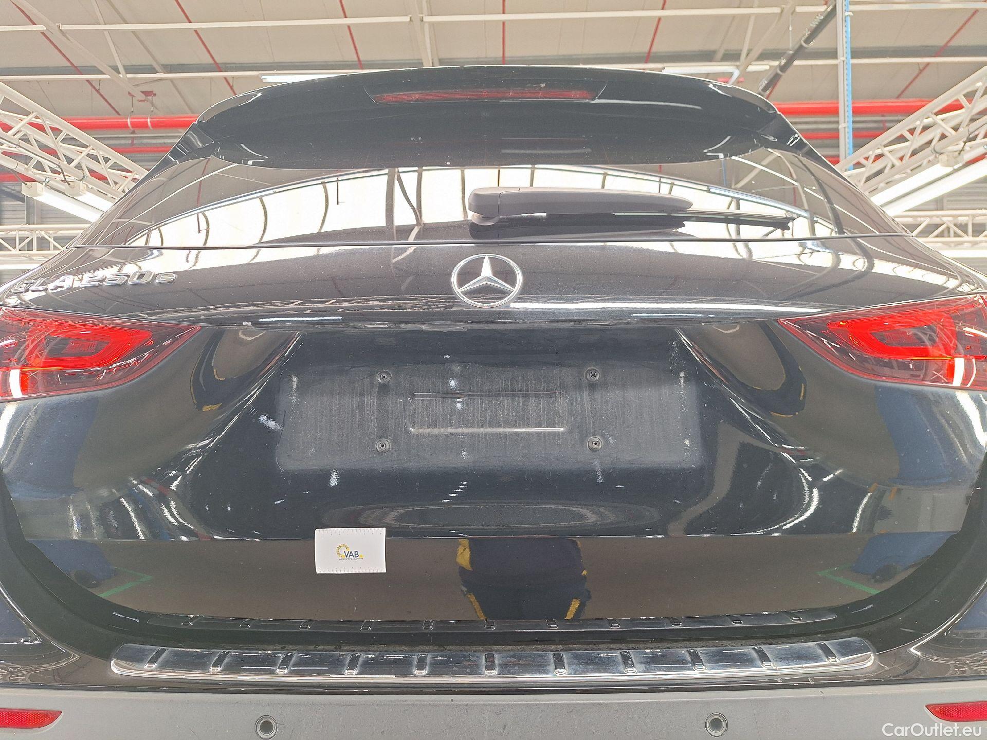  Mercedes  GLA Mercedes,  '20, Mercedes-Benz   250e Business Solution 5d #24