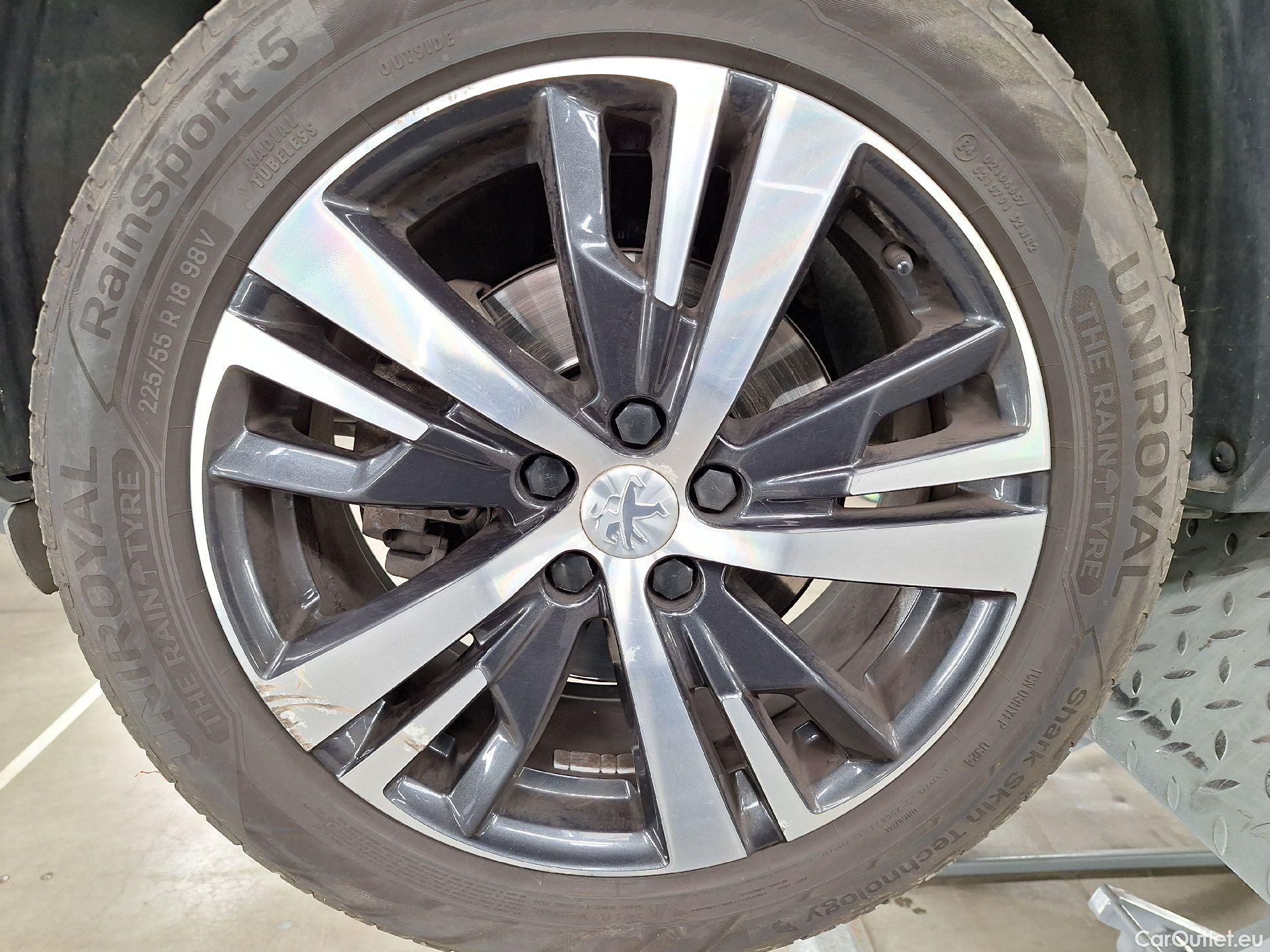  Peugeot  5008 Peugeot,  '16, Peugeot  1.6 PureTech 132kW S&S EAT8 GT Line 5 #32