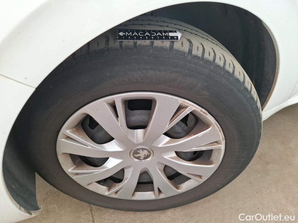  Peugeot  208  Affaire Premium Pack 1.5 HDi 100CV BVM5 E6dT #37