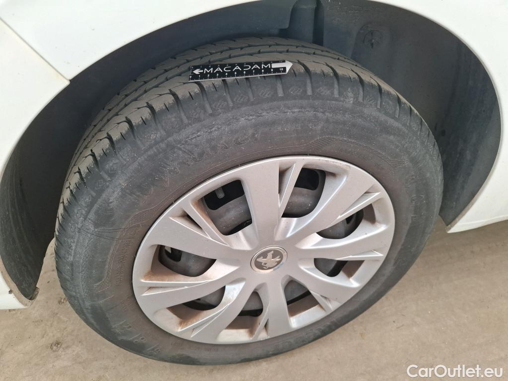  Peugeot  208  Affaire Premium Pack 1.5 HDi 100CV BVM5 E6dT #39