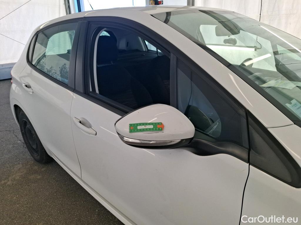  Peugeot  208  Affaire Premium Pack 1.2 80CV BVM5 E6dT #40