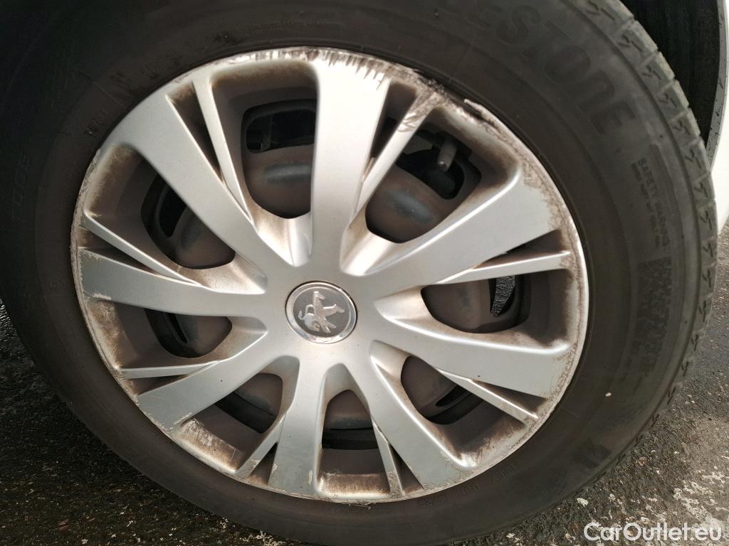  Peugeot  208  Affaire Premium Pack 1.5 HDi 100CV BVM5 E6dT #38