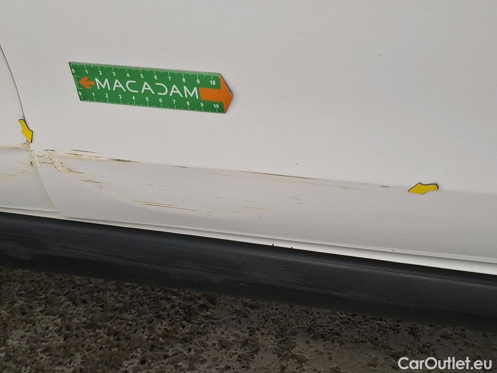  Citroen  C3  Société Feel 1.5 BlueHDI 100CV BVM6 E6d #4