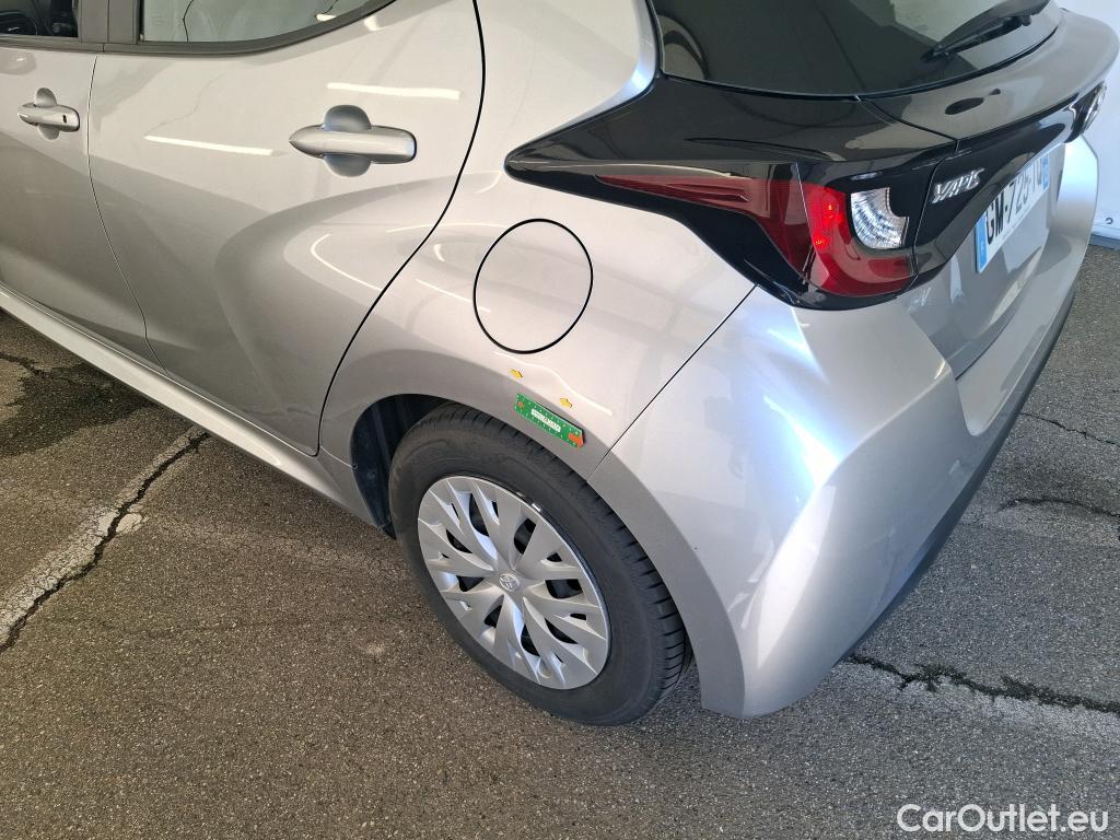  Toyota  Yaris TOYOTA  Hybride Affaires / 2019 / 5P / Berline 1.5 Hybride 116h Dynamic Business Affair #17