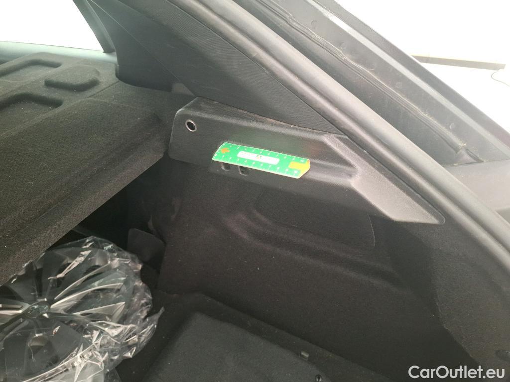  Peugeot  208  Premium 1.2 PureTech 75CV BVM5 E6d #18