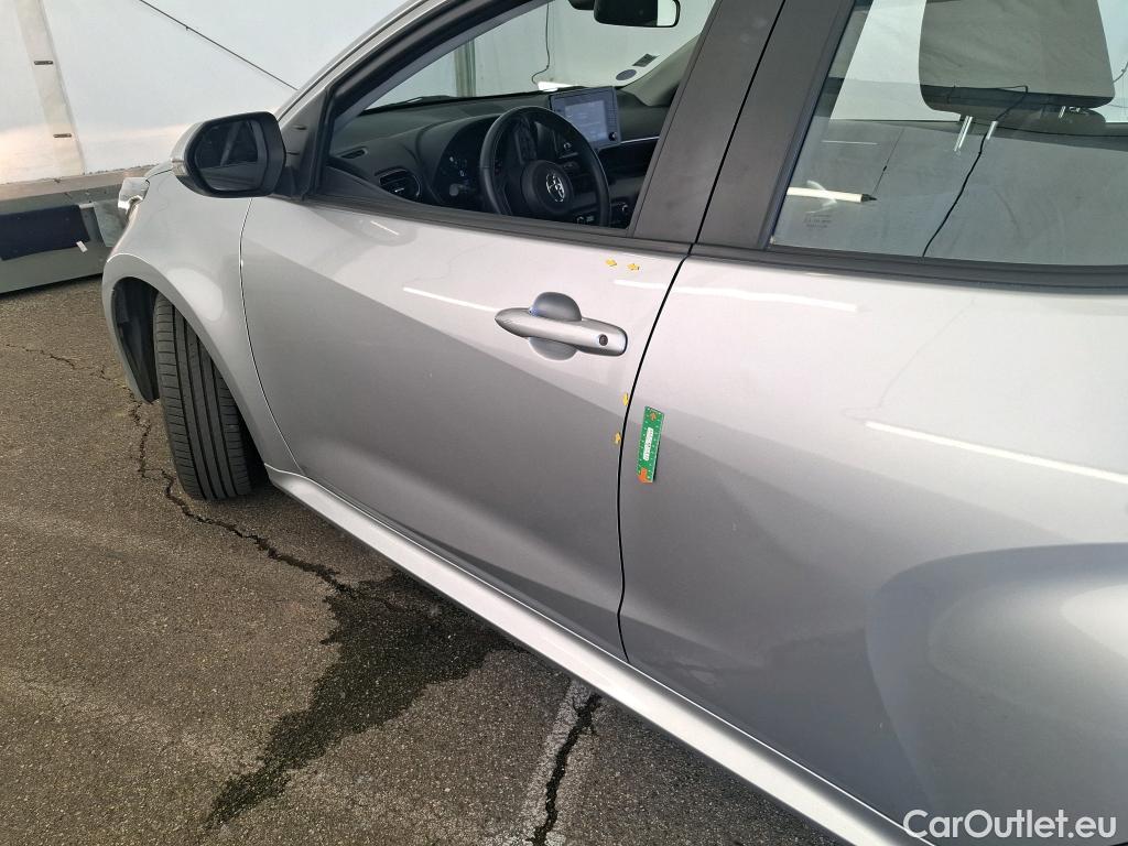  Toyota  Yaris TOYOTA  Hybride Affaires / 2019 / 5P / Berline 1.5 Hybride 116h Dynamic Business Affair #30