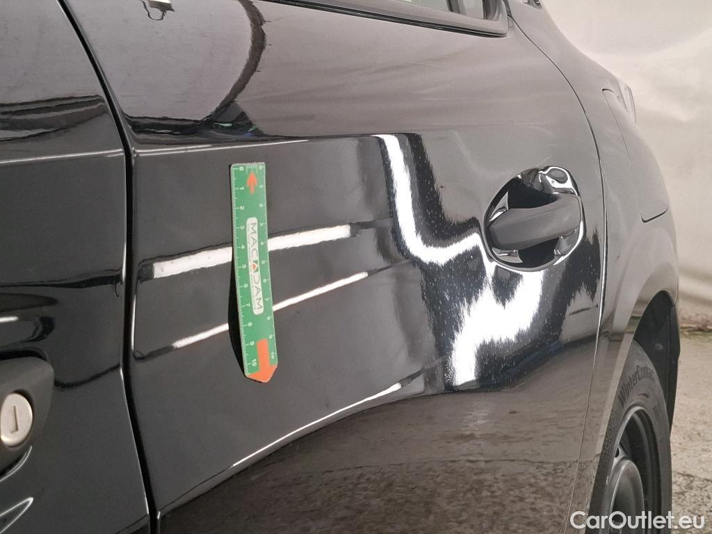  Peugeot  208  Premium 1.2 PureTech 75CV BVM5 E6d #5