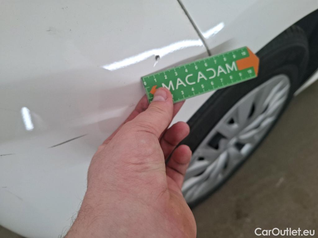  Toyota  Yaris TOYOTA  Hybride Affaires / 2019 / 5P / Berline 1.5 Hybride 116h Dynamic Business Affair #17