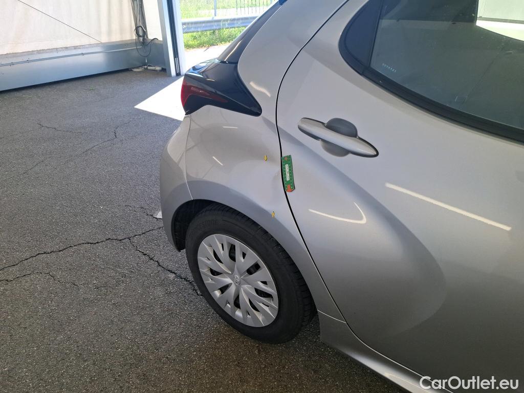  Toyota  Yaris TOYOTA  Hybride Affaires / 2019 / 5P / Berline 1.5 Hybride 116h Dynamic Business Affair #6