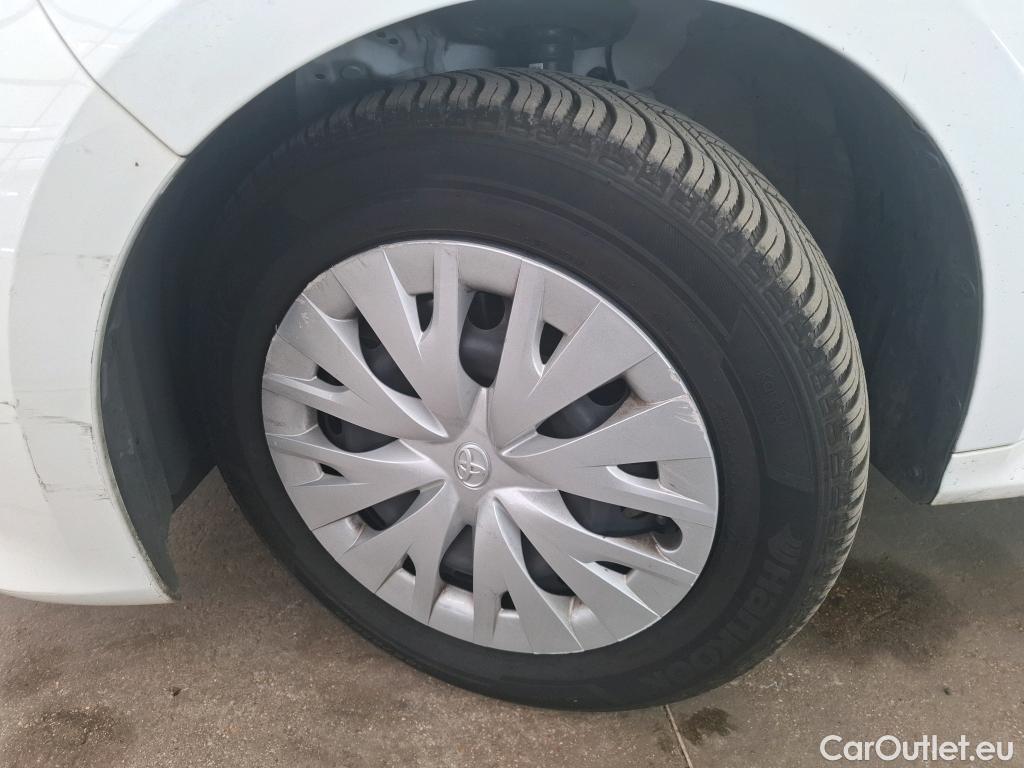  Toyota  Yaris TOYOTA  Hybride Affaires / 2019 / 5P / Berline 1.5 Hybride 116h Dynamic Business Affair #48