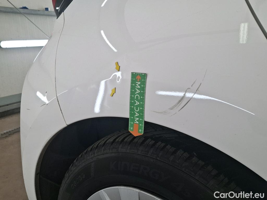  Toyota  Yaris TOYOTA  Hybride Affaires / 2019 / 5P / Berline 1.5 Hybride 116h Dynamic Business Affair #38