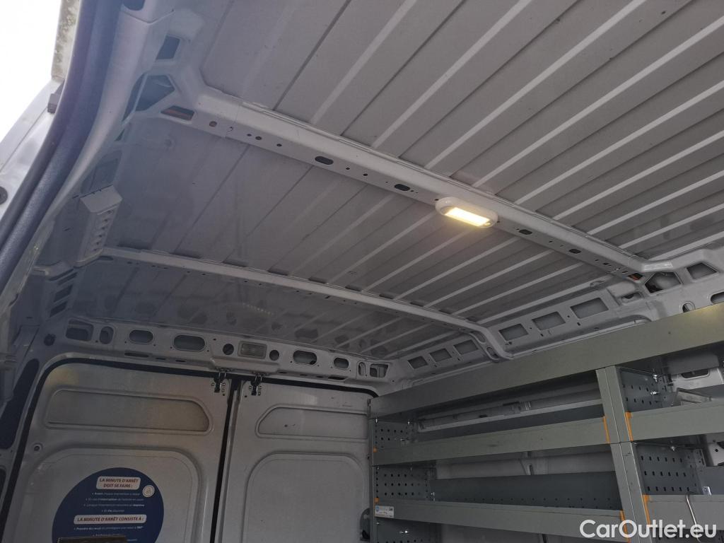  Peugeot  Boxer PEUGEOT  / 2014 / 4P / Fourgon tôlé BlueHDi 140 S&S ASPHALT 335 L2H2 #31