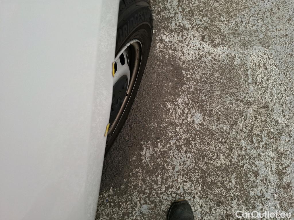  Peugeot  Expert  Fourgon Premium L1 1.5 HDi 120CV BVM6 E6d #29
