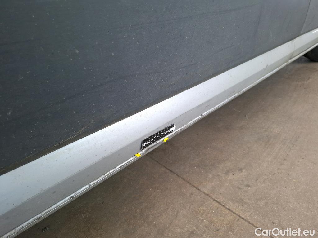  Volkswagen  Crafter  Fourgon Fourgon 35 mittlerer Radstand mit Hochdach FWD 2.0 140CV BVM6 #30