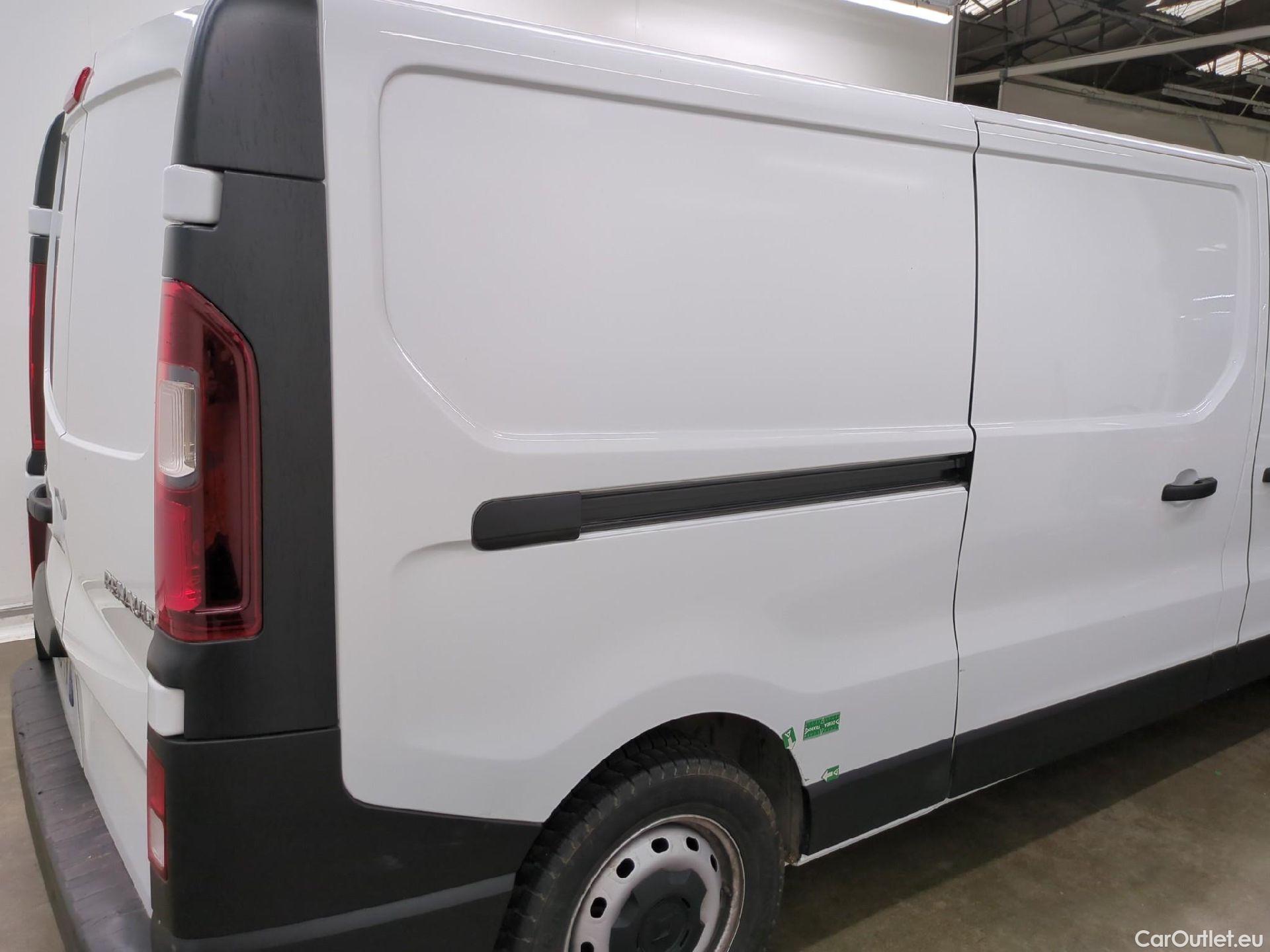  Renault  Trafic  III Fourgon L2H1 3T Confort 2.0 dCi 130CV BVM6 E6d #25