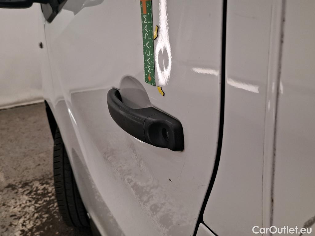  Renault  Trafic  Furgon Grand Confort L1H1 1200 1.6 dCi 125CV BVM6 E6 #64