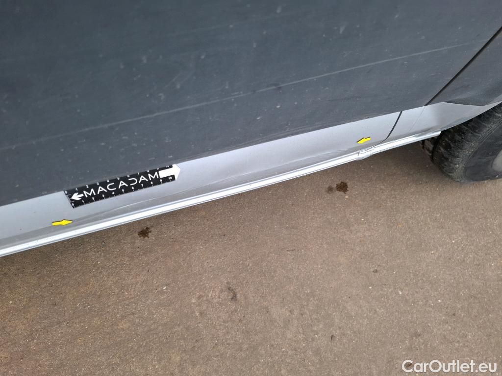  Volkswagen  Crafter  Fourgon Fourgon 35 mittlerer Radstand mit Hochdach FWD 2.0 140CV BVM6 #6
