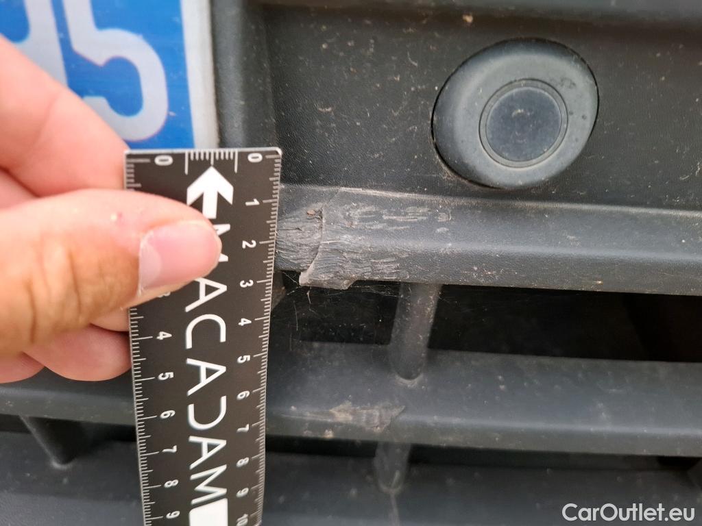  Volkswagen  Crafter  Fourgon Fourgon 35 mittlerer Radstand mit Hochdach FWD 2.0 140CV BVM6 #2