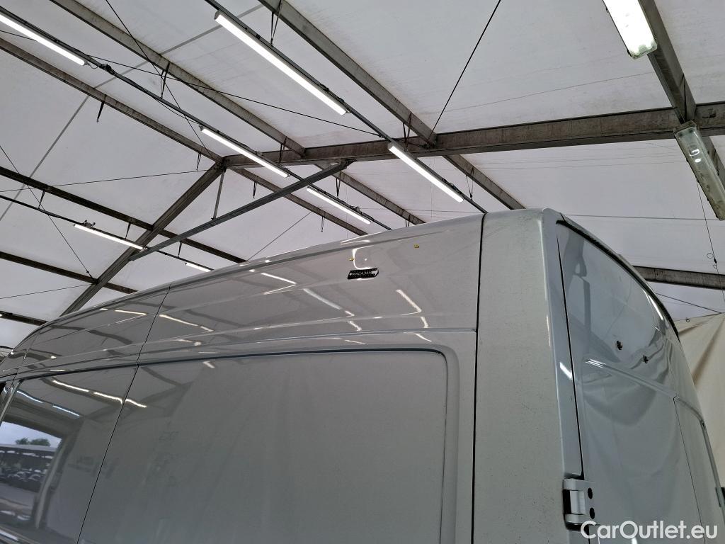  Volkswagen  Crafter  Fourgon Fourgon 35 mittlerer Radstand mit Hochdach FWD 2.0 140CV BVM6 #28
