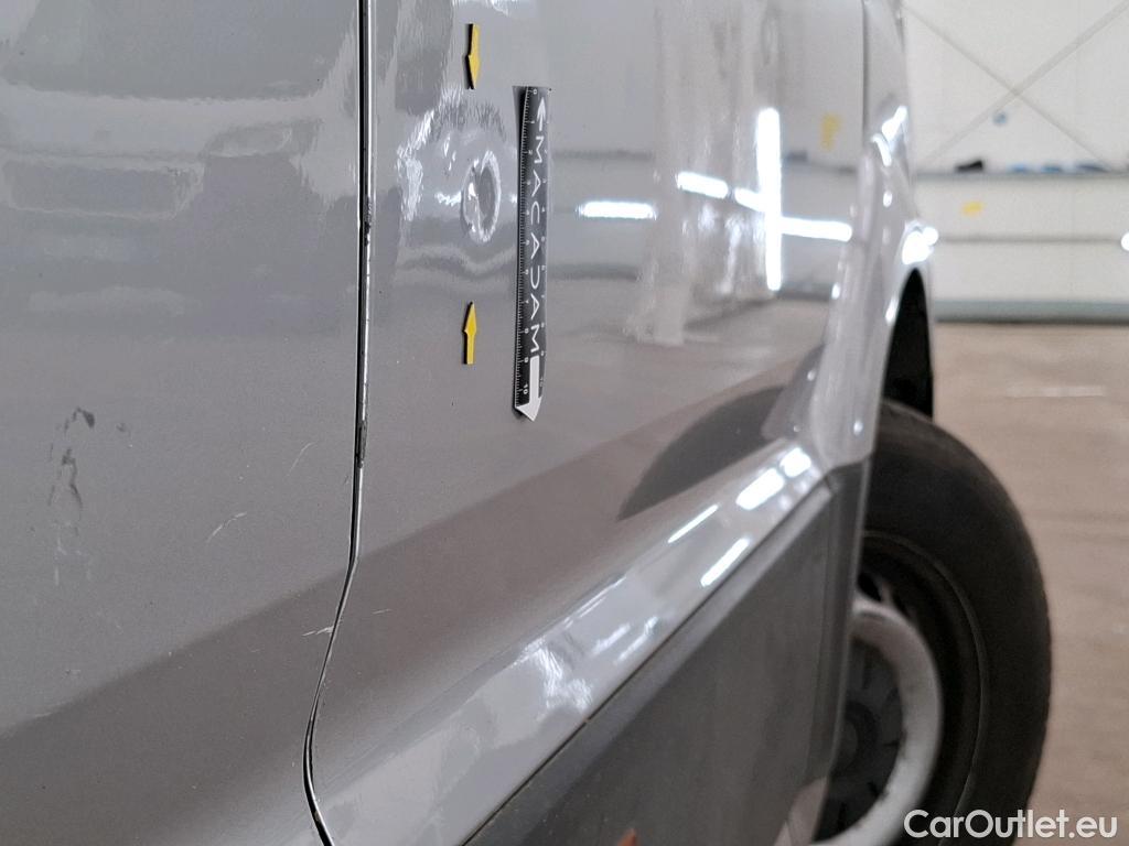  Volkswagen  Crafter  Fourgon Fourgon 35 mittlerer Radstand mit Hochdach FWD 2.0 140CV BVM6 #37