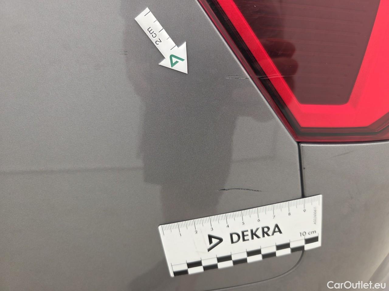  Audi  A6  Sport 40 TDI quattro #31