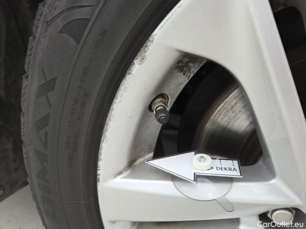  Toyota  Corolla 1.8 Hybrid Dynamic HSD E-CVT #31