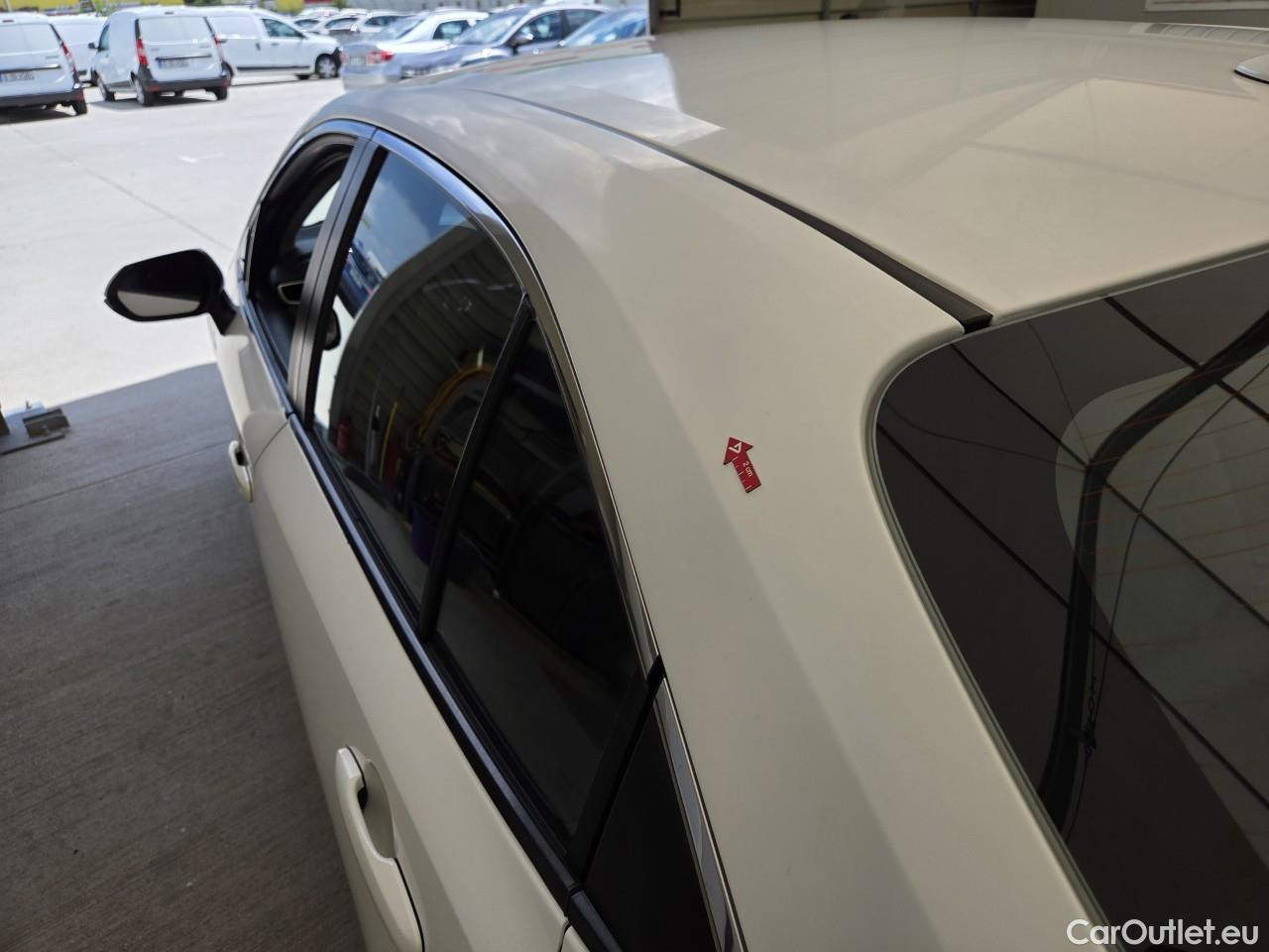  Toyota  Corolla 1.8 Hybrid Dynamic HSD E-CVT #4