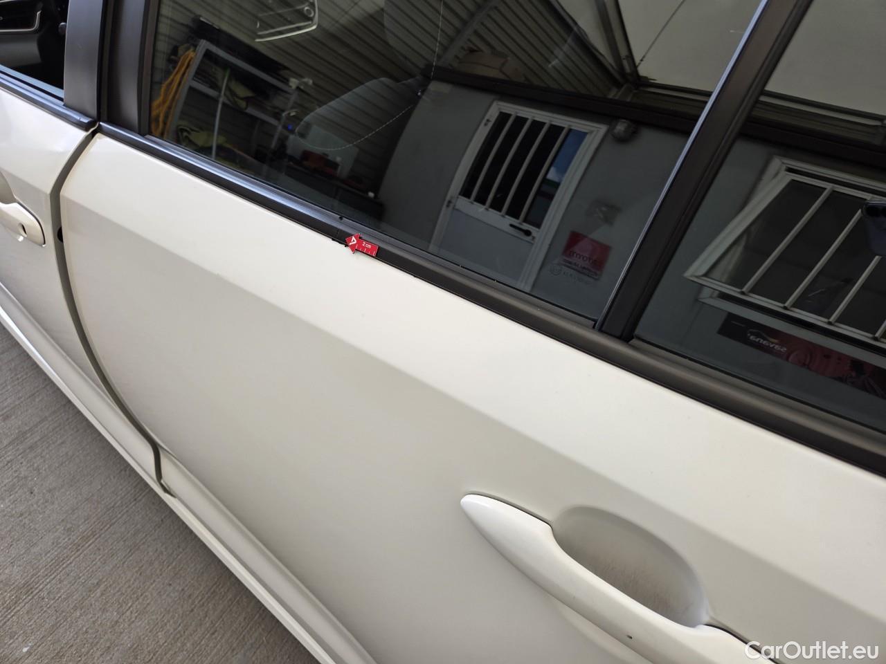  Toyota  Corolla 1.8 Hybrid Dynamic HSD E-CVT #27