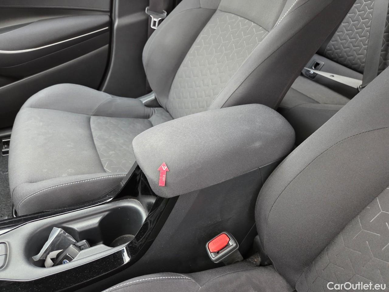  Toyota  Corolla 1.8 Hybrid Dynamic HSD E-CVT #64