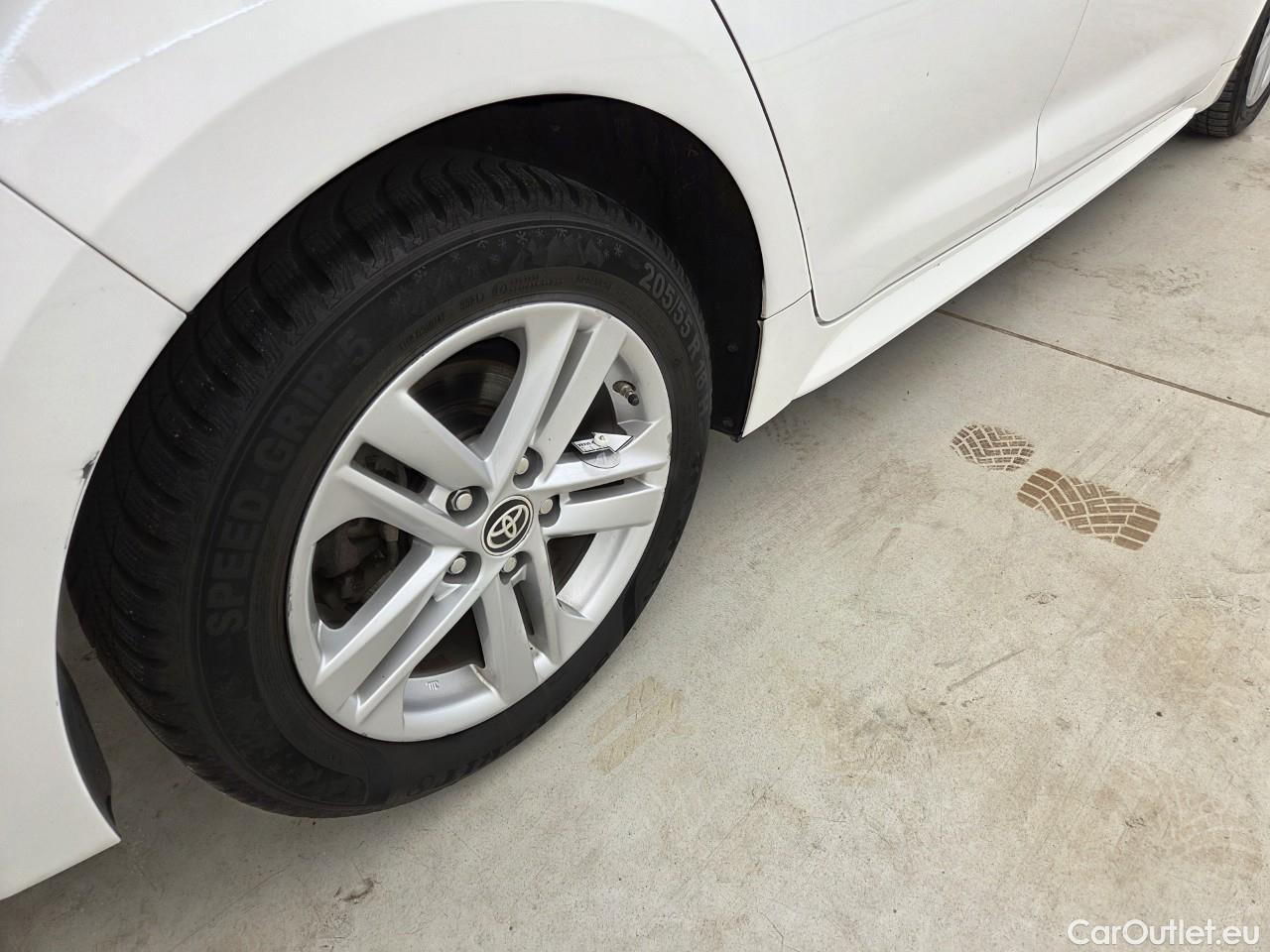  Toyota  Corolla 1.8 Hybrid Dynamic HSD E-CVT #44