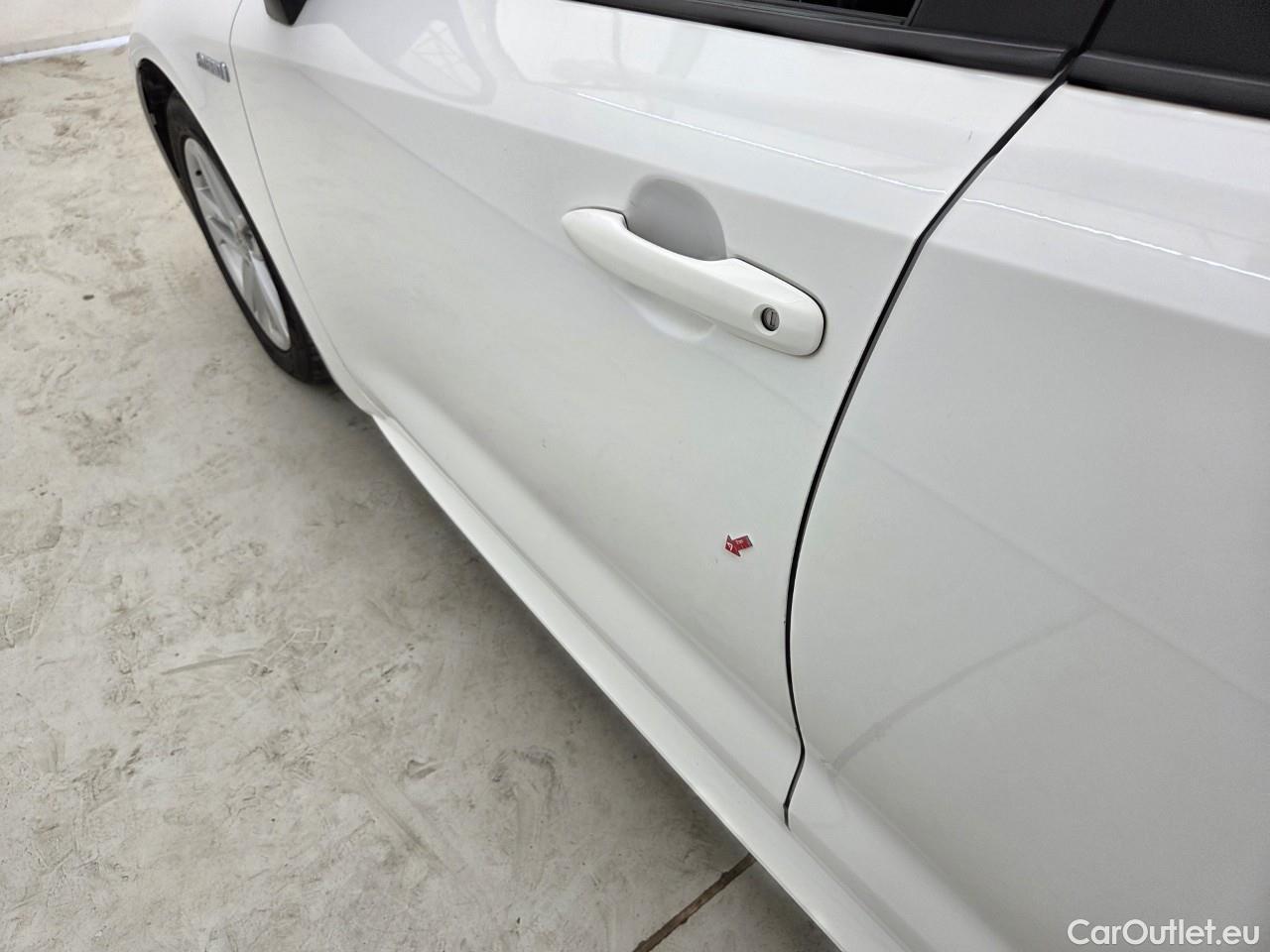  Toyota  Corolla 1.8 Hybrid Dynamic HSD E-CVT #6