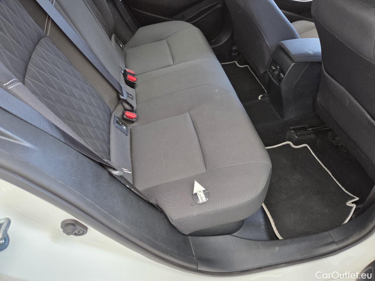  Toyota  Corolla 1.8 Hybrid Dynamic HSD E-CVT #42