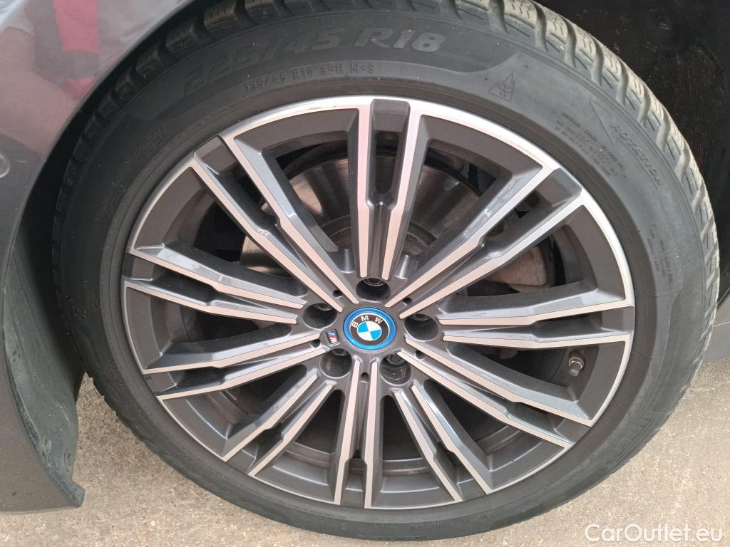 Bmw  Serie 3 BMW Série 3 Touring / 2019 / 5P / Break 320e 204ch M Sport BVA8 Hybride #8