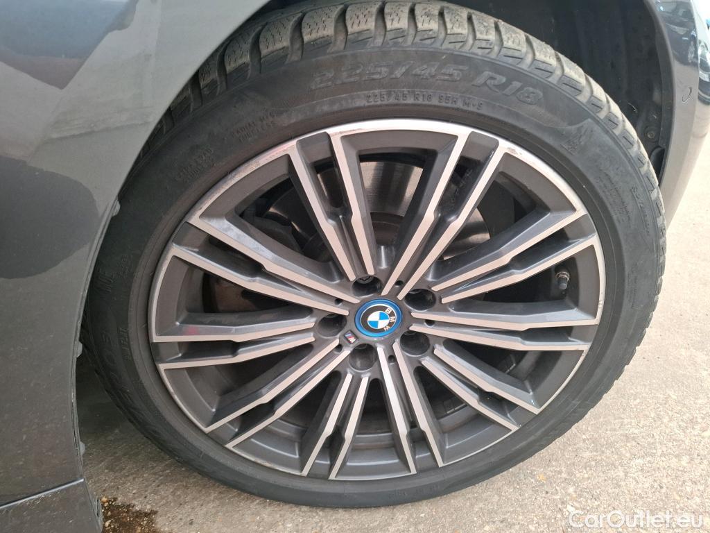  Bmw  Serie 3 BMW Série 3 Touring / 2019 / 5P / Break 320e 204ch M Sport BVA8 Hybride #16