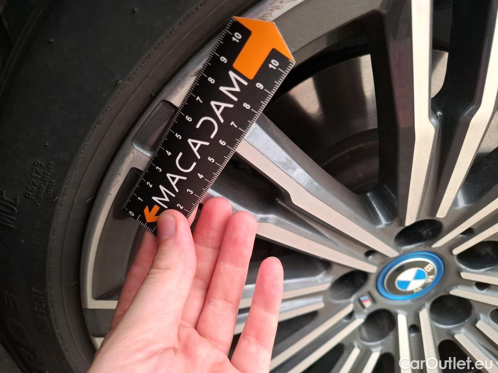  Bmw  Serie 3 BMW Série 3 Touring / 2019 / 5P / Break 320e 204ch M Sport BVA8 Hybride #19