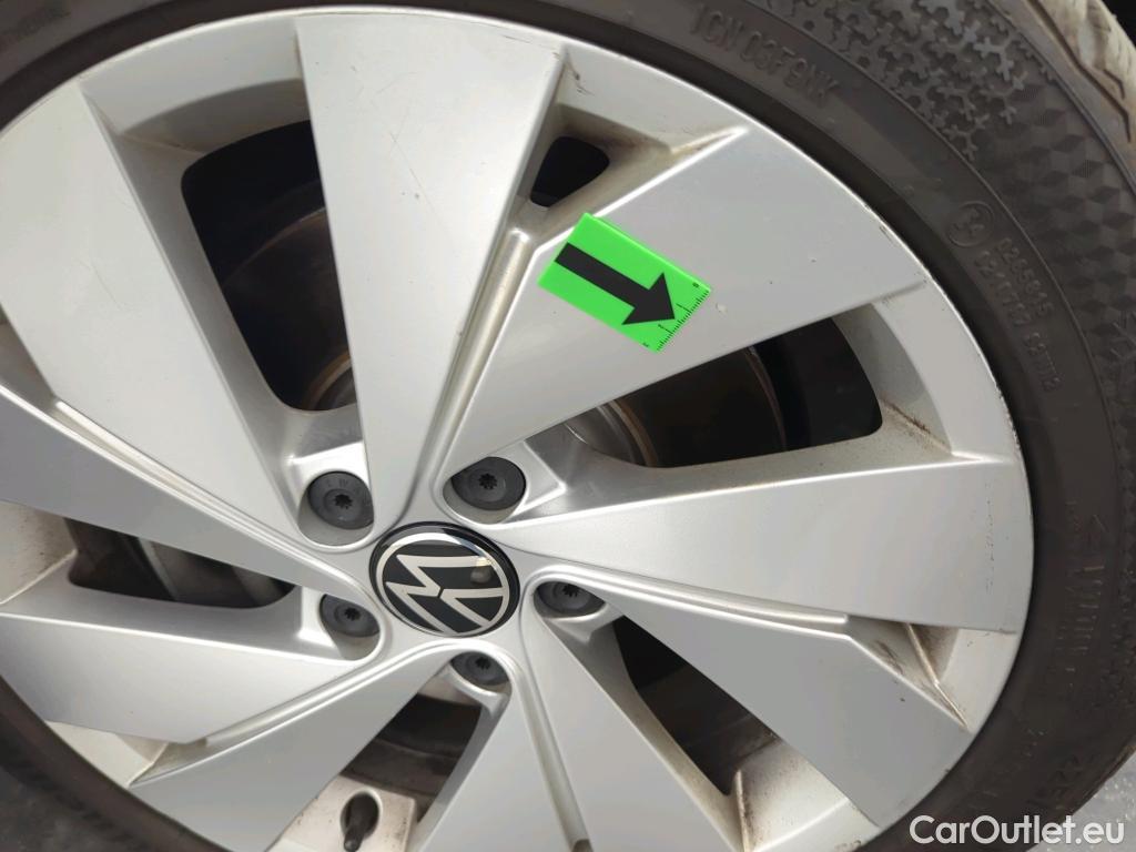  Volkswagen  Golf  Style 2.0 TDI DSG 150CP #48