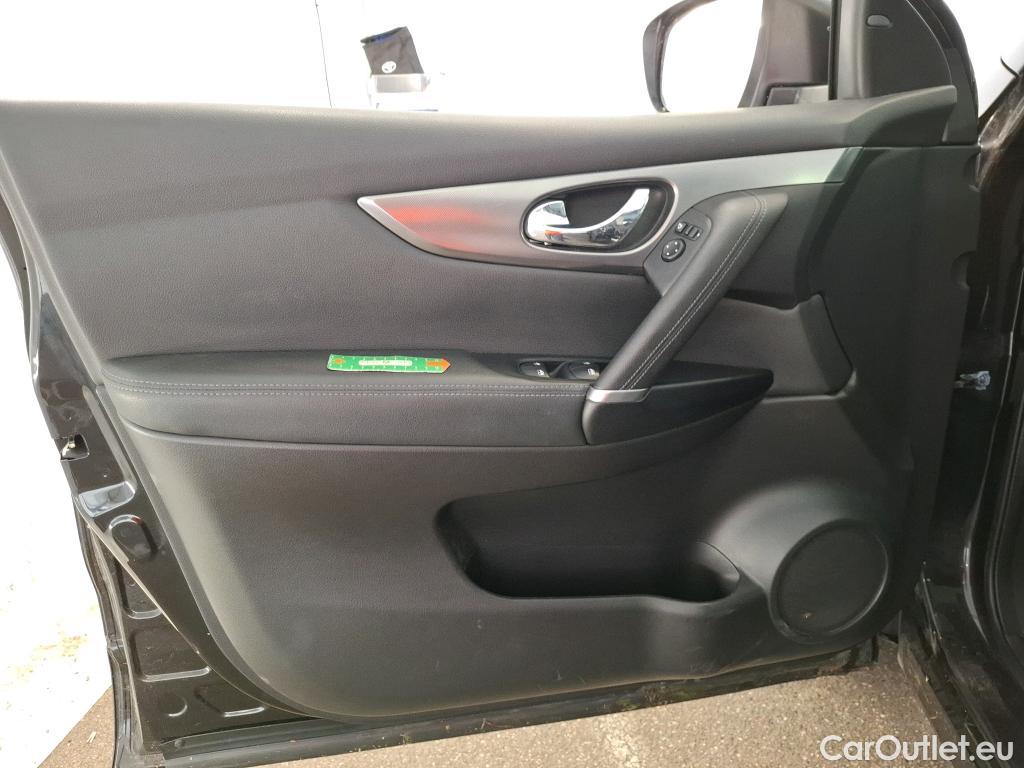  Nissan  Qashqai NISSAN  / 2017 / 5P / Crossover 1.3 DIG-T 160 DCT Tekna #32