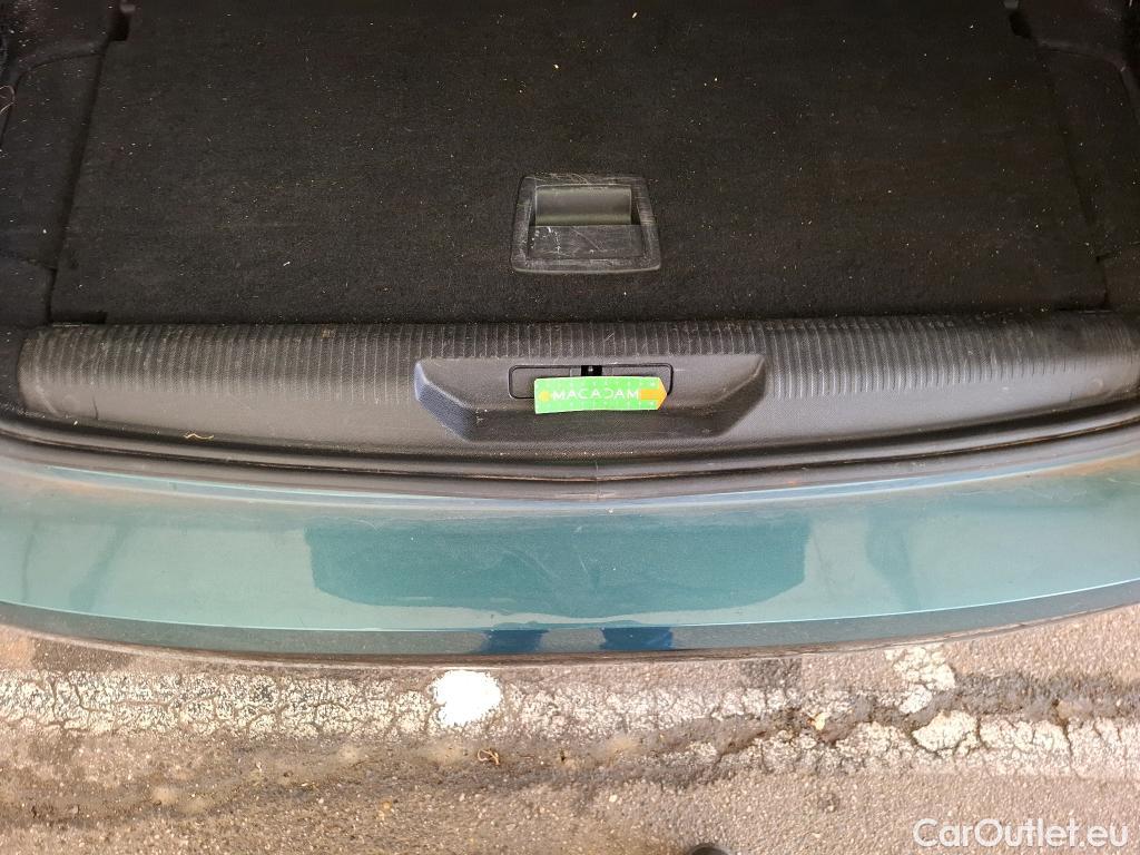  Peugeot  308 PEUGEOT  SW / 2021 / 5P / Break PureTech 130 S&S EAT 8 ALLURE #58