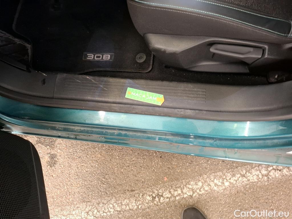  Peugeot  308 PEUGEOT  SW / 2021 / 5P / Break PureTech 130 S&S EAT 8 ALLURE #29
