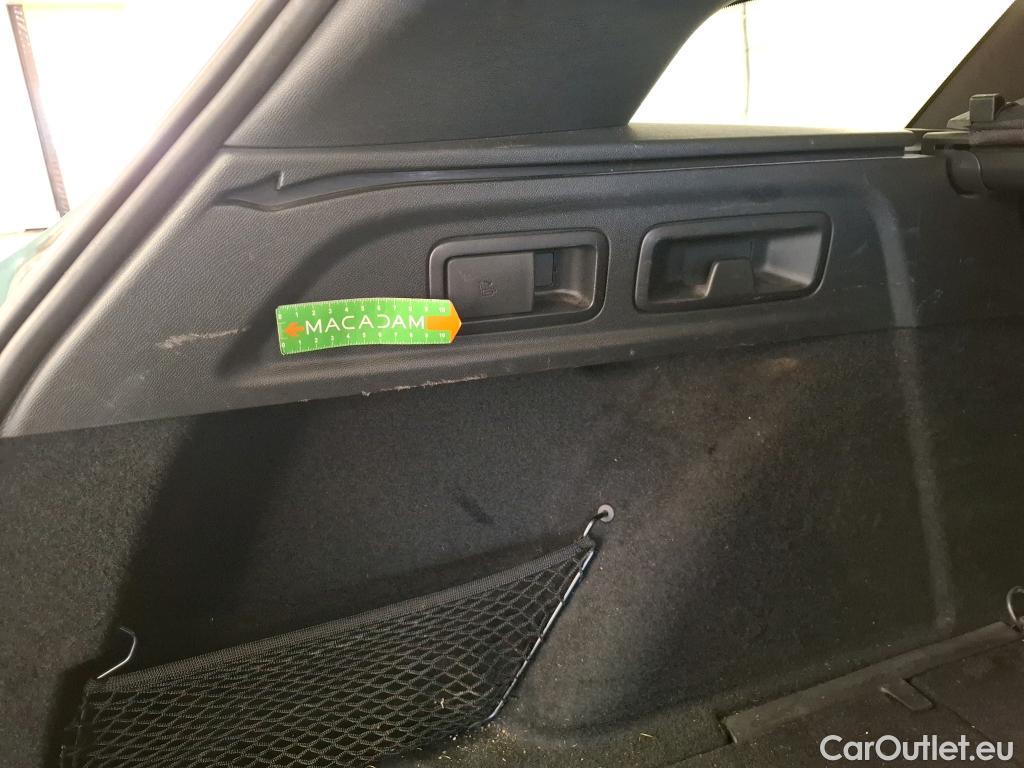  Peugeot  308 PEUGEOT  SW / 2021 / 5P / Break PureTech 130 S&S EAT 8 ALLURE #17