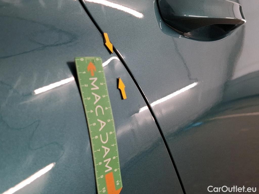  Peugeot  308 PEUGEOT  SW / 2021 / 5P / Break PureTech 130 S&S EAT 8 ALLURE #57
