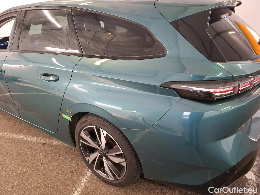  Peugeot  308 PEUGEOT  SW / 2021 / 5P / Break PureTech 130 S&S EAT 8 ALLURE #47