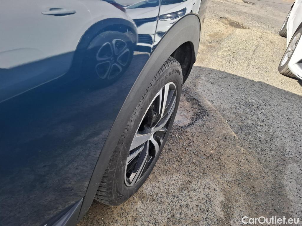  Peugeot  3008 PEUGEOT  / 2020 / 5P / SUV 1.6 HYBRID 225 E-EAT8 GT #22