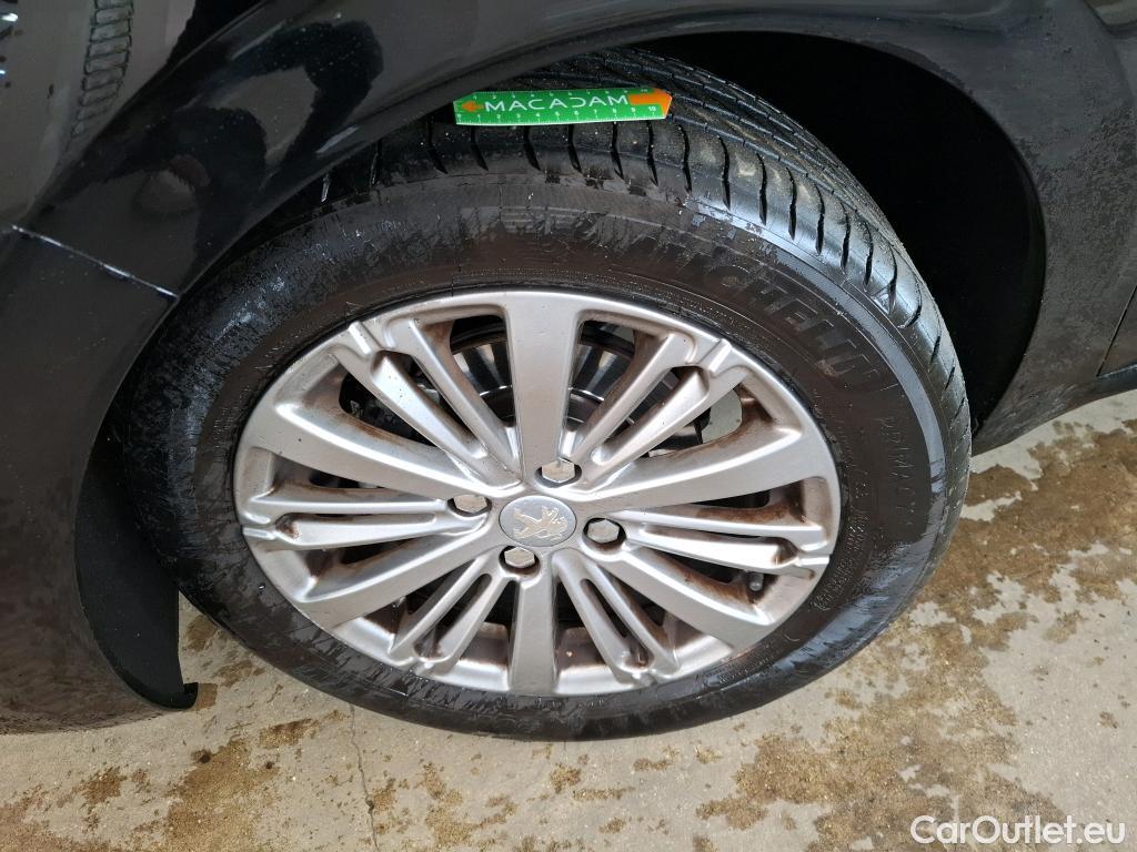  Peugeot  208  Allure 1.2 PureTech 110CV BVA6 E6dT #4