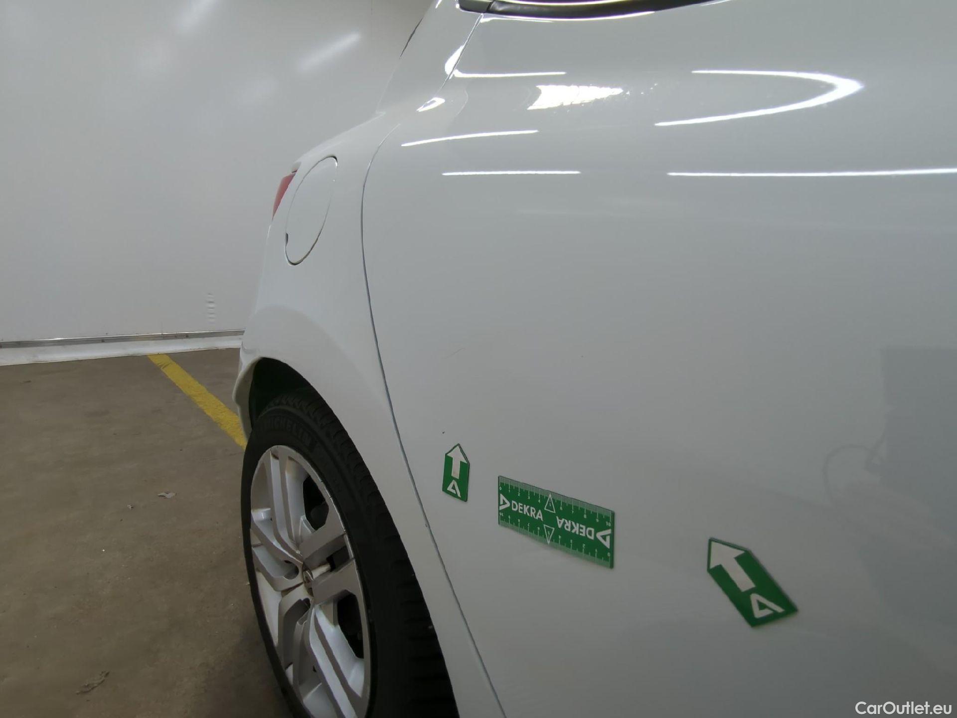  Renault  Clio  IV Business 0.9 TCe 90CV BVM5 E6 #17