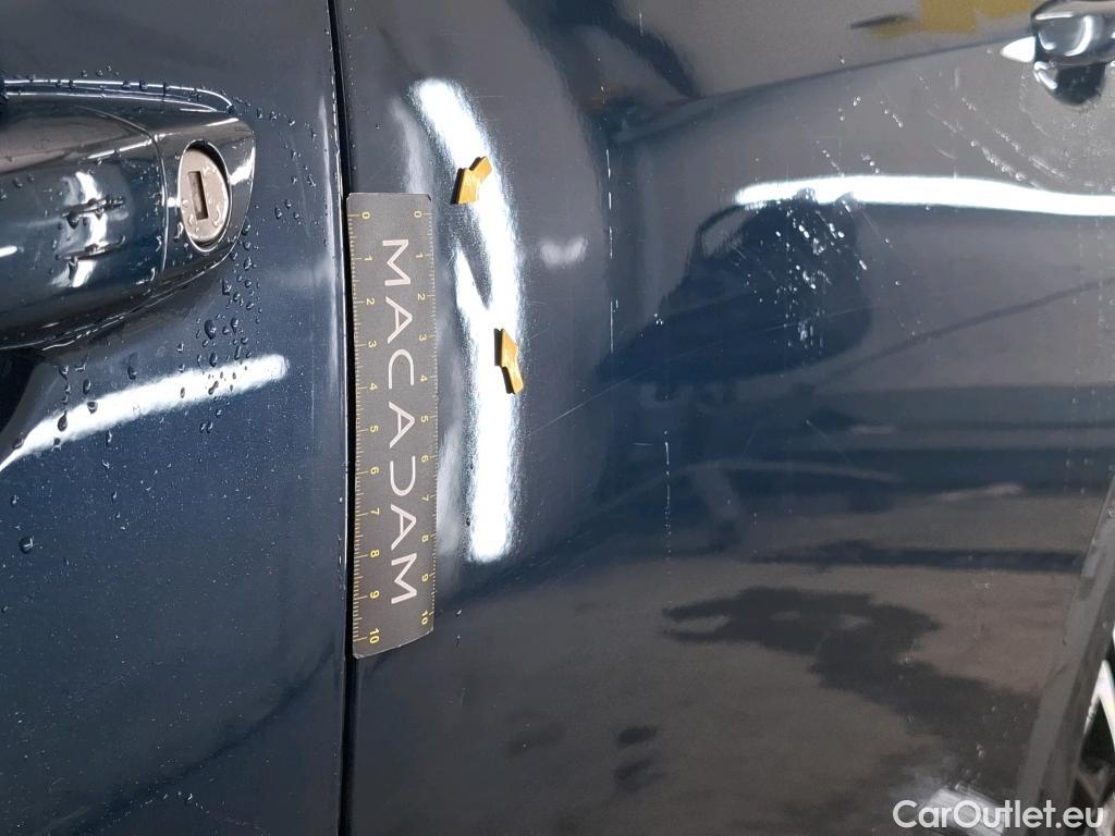  Peugeot  3008 PEUGEOT  / 2020 / 5P / SUV 1.6 HYBRID 225 E-EAT8 GT #15