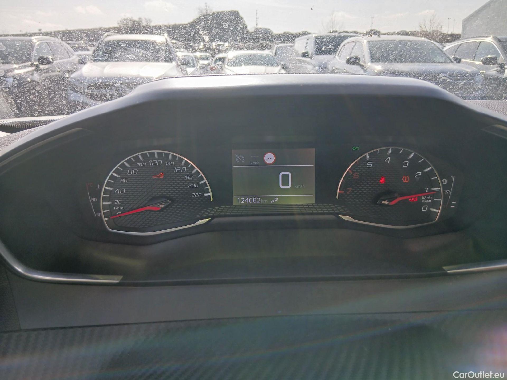  Peugeot  2008 PEUGEOT  / 2019 / 5P / todoterreno Allure BlueHDI 81kW (110CV) #1