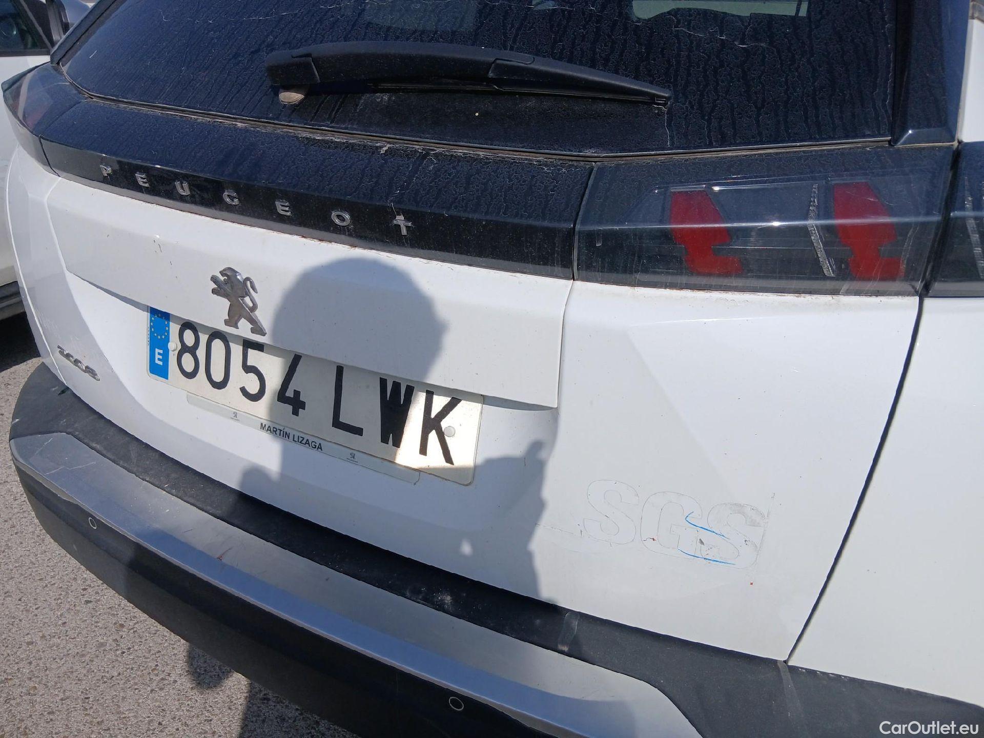  Peugeot  2008 PEUGEOT  / 2019 / 5P / todoterreno Allure BlueHDI 81kW (110CV) #19