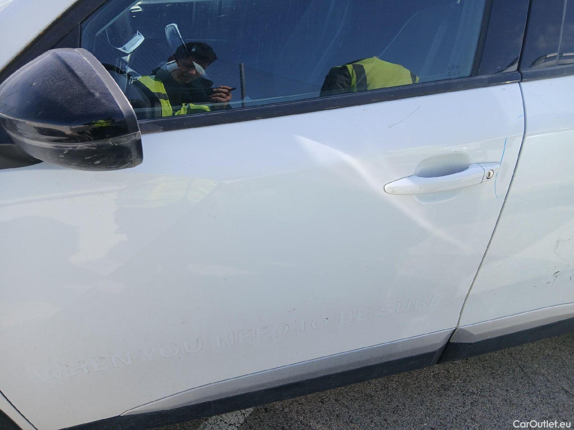  Peugeot  2008 PEUGEOT  / 2019 / 5P / todoterreno Allure BlueHDI 81kW (110CV) #13