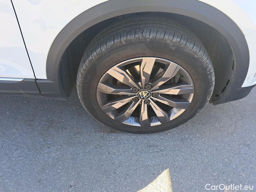  Volkswagen  T-ROC VOLKSWAGEN  / 2017 / 5P / todoterreno Sport 1.5 TSI 110kW (150CV) DSG #23